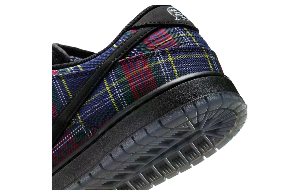 Nardwuar x Nike SB Dunk Low Pro II1493-600